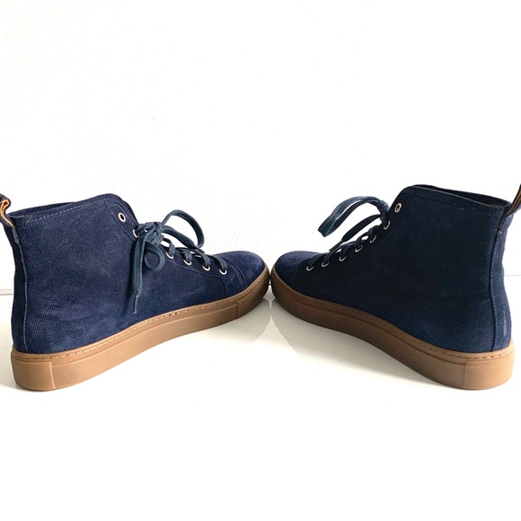 NWOT, Blue Suede, Gum Sole, Cap Toe, High Tops - Picture 6 of 8
